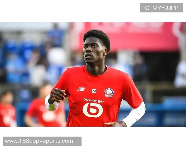 法媒报道曼联巴萨皇马争抢于帕拜仁仍在努力续约