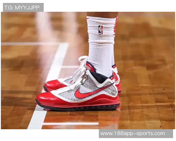 不打球也能秀鞋PJ塔克晒布克限量球鞋引发热议